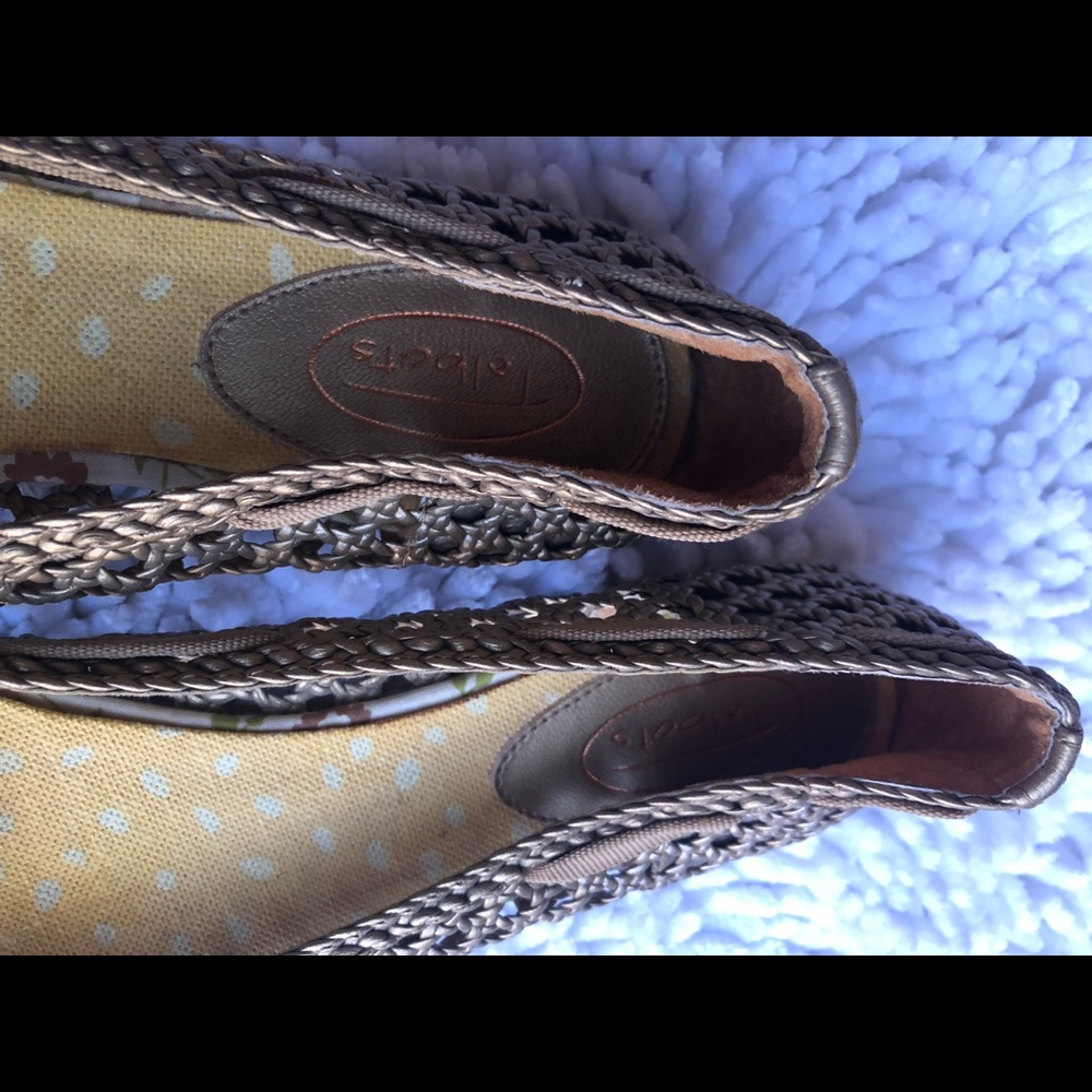 Talbots - Picture 4 of 5